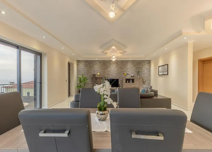 Madeira Refugio De *